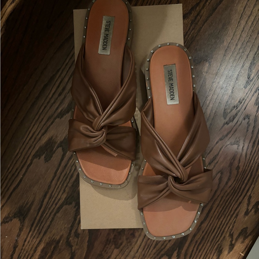 Steve Madden Twist Sandals